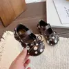 Sapatos de couro fofos e doces para meninas, coleção primavera/outono 2026, estilo Lolita leve, perfeitos para meninas usarem enquanto fazem compras, com uma estética suave, etérea e de fada