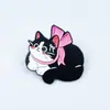 Broche de Metal Cartoon Gato Preto Fofo Acessório Criativo em Forma de Gato com Laço Emblema Pin de Lapela para Roupas em Estoque