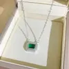 Collar de Acero de Titanio con Trébol de Cuatro Hojas Clásico Más Vendido para Mujer, Diseño de Nicho, Lujo Ligero, Cadena para Clavícula con Circonita de Diamante Completo