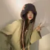 Chapéu de Pelúcia com Orelhas de Proteção, Novo para Outono e Inverno, Chapéu Pequeno Versátil que Mostra o Rosto, Chapéu de Tricô Quente e à Prova de Vento para Mulheres