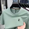 Camiseta de manga corta para hombre de algodón de fibra larga de doble cara de 230 g, nuevo modelo de verano 2026, cuello redondo, logo de caballo bordado, camiseta de manga corta transpirable para hombre