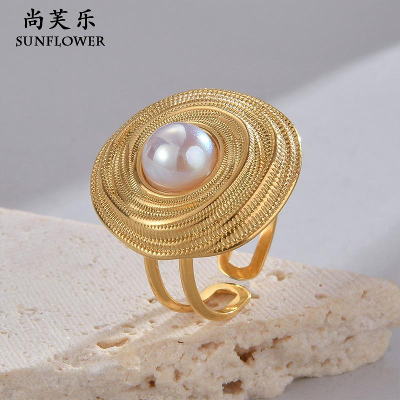 R695 (3)