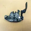 Adecuado para Nissan Sylphy 2006-2010 Cerradura del Capó del Motor Cerradura Frontal del Capó 65601-Ew800 Piezas de Automóvil