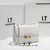 Dropshipping 2026 Moda Japonesa y Coreana Nueva Bolso Cuadrado Pequeño Bordado Dulce para Dama Bolso de Hombro Cruzado de Moda para Mujer