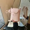 Moda Transfronteiriça Estilo Requintado de Alto Padrão 2026 Nova Coleção Primavera/Verão Feminina Design de Nicho Simples Bolsa de Celular Transversal de Ombro Único