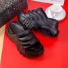 En stock Zapatillas de tacón alto Quick-hair para mujer Ropa de verano de exterior Combinación versátil Suela gruesa Que aumentan la altura EVA Chanclas de una tira Tiendas Moda Casual Playa