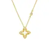 Moderna Cadena de Clavícula de Acero de Titanio con Colgante de Flor de Cuatro Hojas Geométrica para Mujer, Versátil Colgante de Circonita, Accesorio de Lujo Ligero de Alta Gama