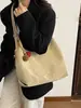 Bolso tote vintage de gamuza estilo coreano para mujer, bolso de hombro de nuevo diseño de nicho a la moda, bolso cruzado de gran capacidad para el día a día