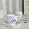 Juego de Regalo de Taza y Platillo para Café de Porcelana de Hueso Azul y Blanco de Alta Gama Estilo Japonés Venta al por Mayor Taza y Platillo de Lujo Ligero Vintage para la Tarde