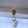 Accesorios de Perlas DIY Colgante de Plata de Ley S925 Colgante Vacío con Zircón Rojo Pluma Collar Retro Elegante para Mujer