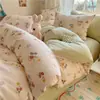 Conjunto de cama simples de algodão puro de quatro peças, lençol de algodão estilo fresco novo, capa de edredom, protetor de colchão, conjunto de três peças para dormitório