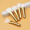Pincel de Máscara Curto Dourado com Cabeça de Silicone Macia, Pincel de Maquiagem Especializado para Aplicar Máscaras de Argila, Aplicador de Máscara com Cerdas Macias, Colher