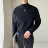 Camisa Blanca de Terciopelo Alemán de Color Sólido con Mangas Largas para Hombre, Cuello Semi Alto, Estilo Coreano Otoño e Invierno, Corte Holgado, Camisa Base para Capa Interior, Moderna