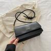 Bolso de hombro estilo coreano para mujer, elegante bolso de mano de color liso para uso diario 2023, pequeño bolso cuadrado combinable para mujer.