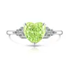 Anillo de Corazón Cortado Flor de Hielo de Piedra Preciosa de Color de Alta Venta en Xiaohongshu Douyin para Mujer Incrustado con Diamante de Alto Carbono Brillante Anillo Paparacha