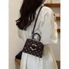 Bolso de lunares de moda y tendencia para mujer, nuevo bolso cruzado versátil 2026, bolso de mano cuadrado pequeño exquisito de alta gama
