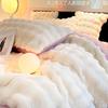 Juego de cama de cuatro piezas de terciopelo de conejo clase A, ropa de cama de terciopelo de leche simple engrosada de doble cara de terciopelo coral, sábana de invierno, funda nórdica estilo Ins