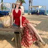 Precioso Vestido Rojo de Vacaciones en la Costa, Conjunto de Verano Estilo Hong Kong, Sofisticado y Único, Conjunto No Recargado