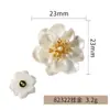 Botón tridimensional de camelia con patrón de concha de color claro, con estambre de aleación dorada y perla, botón cosido a mano para vestidos, un accesorio suave y elegante