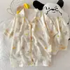 Atacado transfronteiriço de novos pijamas de algodão nuvem para mulheres, populares no verão, conjunto fofo de roupas caseiras com shorts de manga curta e desenhos animados
