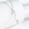 Estilo coreano simples luz luxo moda personalizada nicho design s925 sterling prata coração chave pingente colar fábrica cabelo liso