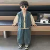 Conjunto de tres piezas de mezclilla tejida para niños para primavera y otoño, Atuendo moderno de estilo coreano para niños, Ropa elegante para niños pequeños