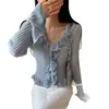 Suéter de punto ajustado con volantes de diseño coreano, nuevo y versátil suéter de punto con cuello en V que estiliza la cintura para mujer, otoño 2026