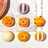 Acessórios de Resina de Pão de Gergelim Simulados DIY Fivelas de Sapato Feitas à Mão Presilhas de Cabelo Ímãs de Geladeira Decorações para Chaveiro de Copo de Água Venda por Atacado