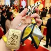 Nuevo Llavero Dorado Bufanda de Seda Versátil Cinta de Lazo Colgante para Bolso Pequeño Adorno de Regalo Venta al por Mayor de Fábrica