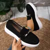 Mocasines estilo británico de talla grande, mocasines casuales para mujer, zapatos slip-on de moda 2026 con detalle de cadena en gamuza