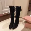 Botas de Equitação Femininas Sazonais Primeiro Encontro 2026 Novas Outono Retro Bico Fino Emagrecimento Aumento de Altura Botas Acima do Joelho