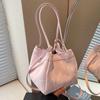 Minibolsa de Alta Gama para Mujer 2026 Nuevo Verano Versátil Diseño de Nicho Bolso de Hombro Cruzado Bolso de Cubo de Mano