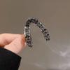 Grampo de cabeça pequeno em forma de V para rabo de cavalo alto fixo na nuca, grampo de aperto feminino anti-queda, sensação de cabelo semi-natural, clip de tubarão com strass