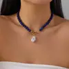 Collar de Perlas de Alta Gama Europeo y Americano de Nicho Transfronterizo para Mujer Asimétrico con Perlas y Cierre de Tarjeta Card