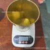 Venda direta da fábrica de pequenos baldes de metal de ferro galvanizado com listras verticais douradas em estilo pastoral para decoração de jardim e mini vasos de flores