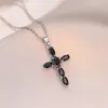 Colar Feminino Colorido Zircônia Joias Design de Nicho Pingente Cruz Completo em Diamante Colar Corrente de Clavícula em Aço Inoxidável