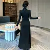 Vestido de moda elegante e versátil com um toque de luxo, vestido longo preto de malha para o dia a dia, afunilado na cintura