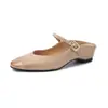 Mules de Couro Confortáveis Tamanho Grande 40-42 com Aumento de Altura Oculto, Chinelos Slip-On de Couro Genuíno de Salto Médio e Bico Redondo para Mulheres