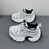 Zapatos blancos mujer lechoso fufu con falda zapatos de mujer 2026 nuevo estilo otoño versátiles zapatos chic suela gruesa zapatos deportivos