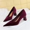 6188-9 Zapatos de tacón alto con punta estrecha para mujer, estilo europeo y americano, sencillos, de terciopelo occidental, con punta estrecha y tacón grueso.