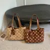 Bolso de mano simple, de gran capacidad, a la moda con lunares, elegante y chic, un bolso de hombro único y casual adecuado para el trabajo y los desplazamientos
