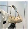 Bolso de mujer de moda con personalidad y remaches de tendencia europea y americana 2025, nuevo bolso de mano coreano para axilas, bolso de hombro de moda