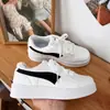 Zapatos Casuales de Tabla 2026 Primavera y Otoño Nuevos Suela Gruesa Aumentan la Altura Zapatos Blancos Cómodos Zapatos de Suela Suave Zapatos de Mujer Procesamiento Personalización