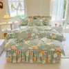 Conjunto de saia de cama matelassada com estampa floral fresca, conjunto de quatro peças com renda de camada dupla, algodão amigo da pele, adequado para exportação transfronteiriça, pode ser enviado em nome dos clientes
