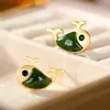 Brincos de Jade de Hotan Femininos Prata S925 Banhado a Ouro com Safira Pequenos Brincos de Baleia Simples Animal Pequeno Golfinho