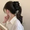Pinza Plátano Plisada Vertical con Lazo Floral para Cola de Caballo de Verano 2026 Nuevos Pasadores para la Parte Posterior de la Cabeza Accesorios para el Cabello