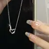Collar de Corazón Lujo Ligero Diseño de Nicho Avanzado Sensible Simple Incrustado de Circonita Cadena para la Clavícula para el Regalo de Cumpleaños de la Novia