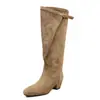 Botas largas de ante de caña alta para mujer, nuevo estilo coreano de otoño e invierno, punta redonda, tacón medio grueso, hebilla de cinturón, botas altas hasta la rodilla para mujer