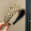 Diadema retro de ala ancha con lunares, adecuada para frentes amplias, para lavarse la cara, uso diario, versátil, ligera y que irradia una vibra lujosa y sofisticada