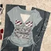 Camiseta de Manga Corta con Estampado de Letras y Cordón, Cuello en V, Estilo Retro Americano, Falsa Dos Piezas para Mujer, Verano 2025, Top Sexy Adelgazante